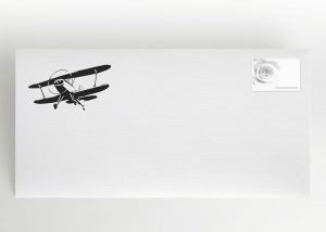 Gezeichnetes fliegendes Doppeldeckerflugzeug - Umschlag Motiv S-20