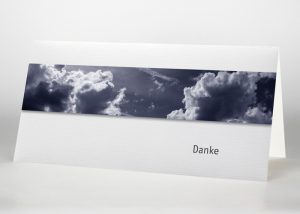 Dunkler Himmel mit Wolken - Danksagungskarte Motiv F-01