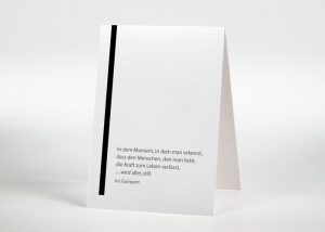 Senkrechte schwarze Trauerlinie - Sterbebildchen Motiv S-12