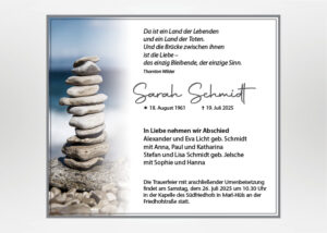 Steinturm (Steinmännchen) aus aufeinander gestapelten Steinen - Traueranzeige Motiv F-16