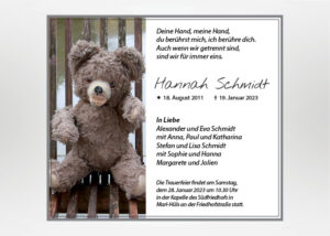 Auf einem Stuhl sitzender Teddy - Traueranzeige Motiv F-47