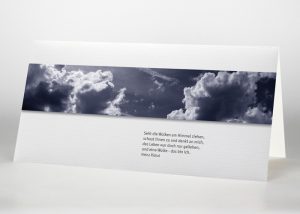 Dunkler Himmel mit Wolken - Trauerkarte Motiv F-01