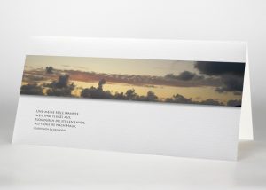 Himmel mit Wolken während eines Sonnenuntergangs - Trauerkarte Motiv F-02